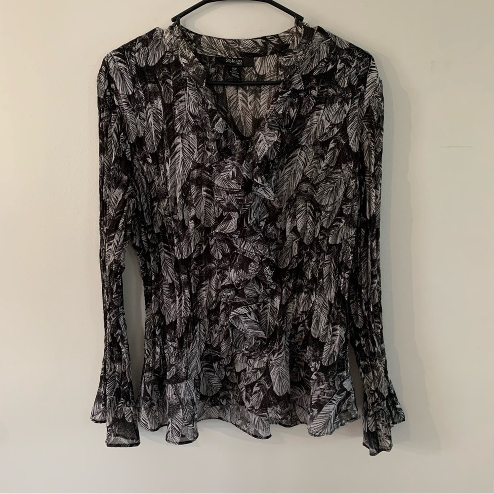 Style Co Womens Black Floral V Neck Button Up Ruffled Long Sleeve Size 16P